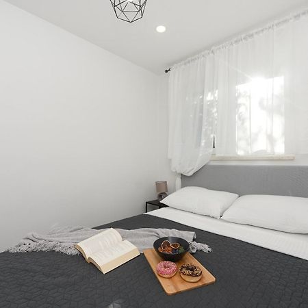 L&R Luxury Apartment- Free Parking Задар Экстерьер фото