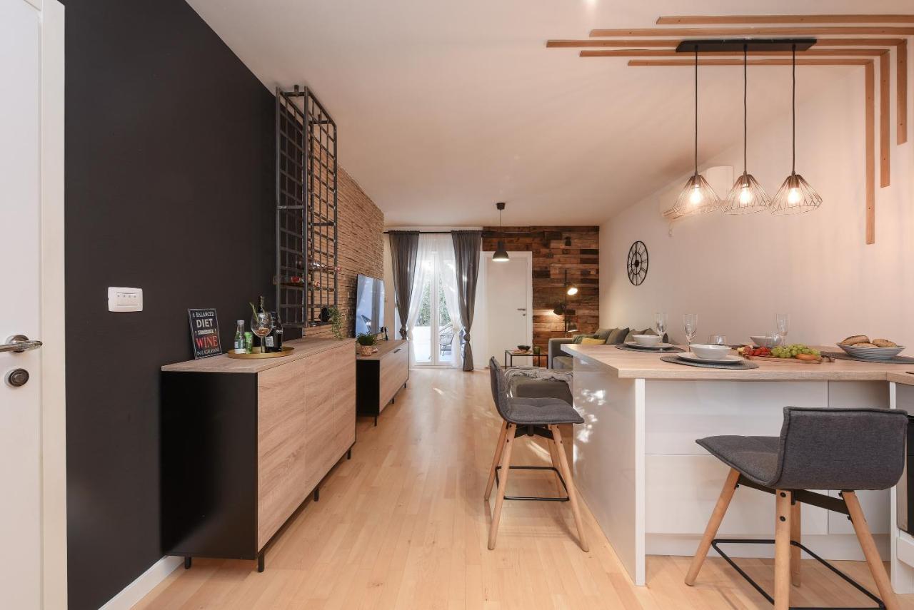 L&R Luxury Apartment- Free Parking Задар Экстерьер фото