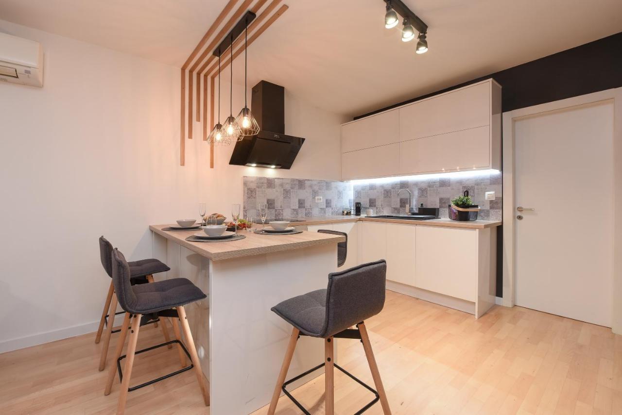 L&R Luxury Apartment- Free Parking Задар Экстерьер фото