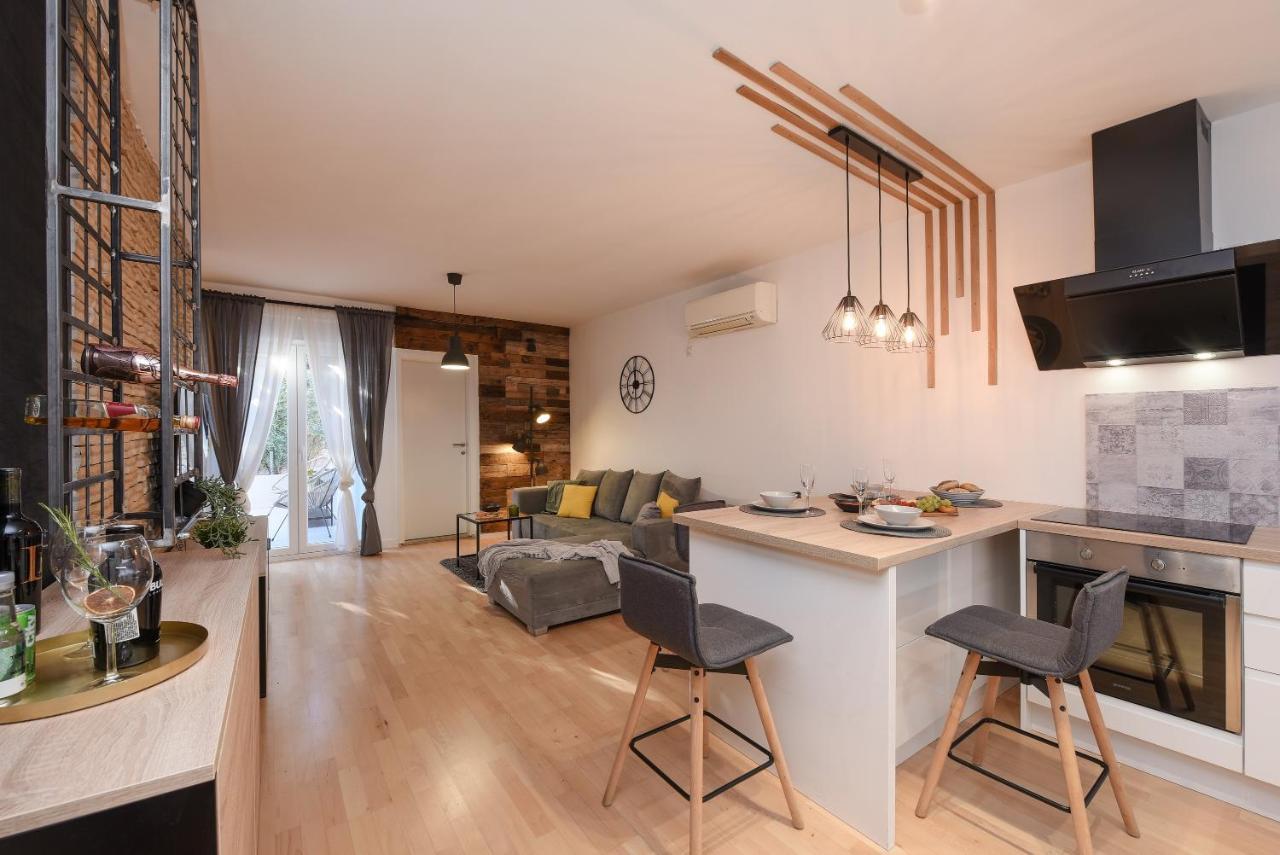 L&R Luxury Apartment- Free Parking Задар Экстерьер фото